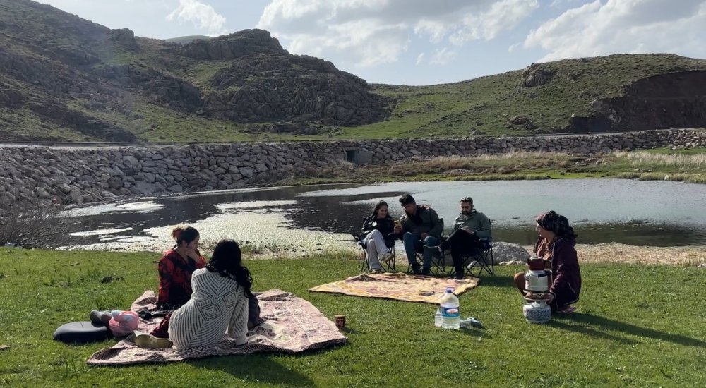 Yüksekova'da vatandaşlar Yılan Pınarı'nı ziyaret etti