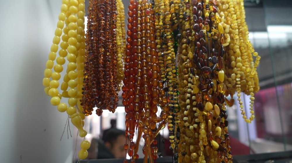 Brezilya’da yetişen meyveden Türkiye'de tespih yapılıyor