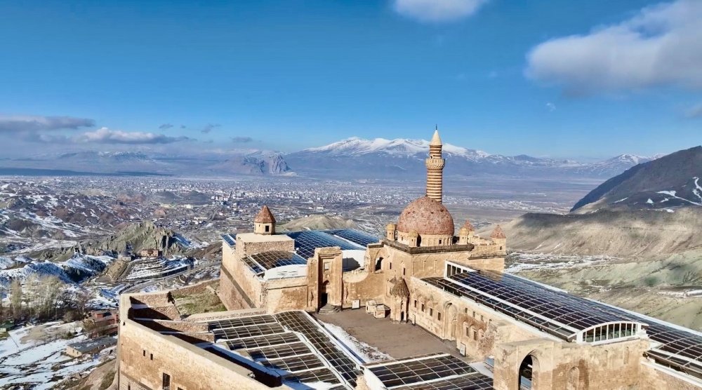 İshak Paşa Sarayı, bayramda 17 bin yerli ve yabancı ziyaretçiyi ağırladı