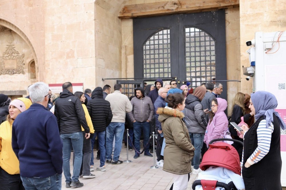İshak Paşa Sarayı, bayramda 17 bin yerli ve yabancı ziyaretçiyi ağırladı