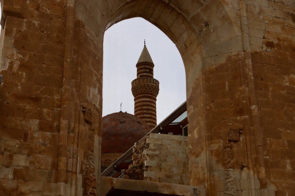 İshak Paşa Sarayı, bayramda 17 bin yerli ve yabancı ziyaretçiyi ağırladı