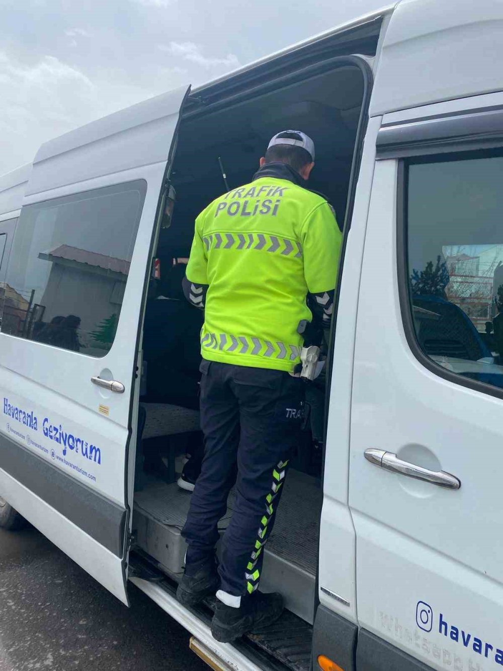 Öğrenci servislerine güvenlik denetimi: 114 araç kontrol edildi