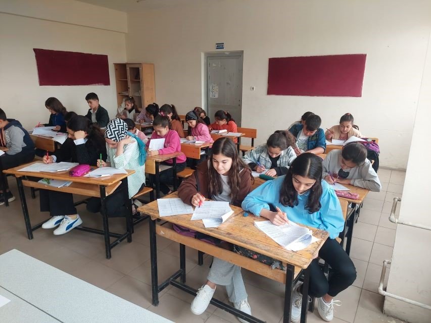 Dicle’de Ayet ve Hadislerle Dinimi Öğreniyorum Yarışması düzenlendi