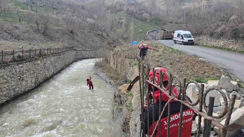 Geçen sene aynı bölgede eşini kaybeden kadın için 130 kişilik ekip seferber