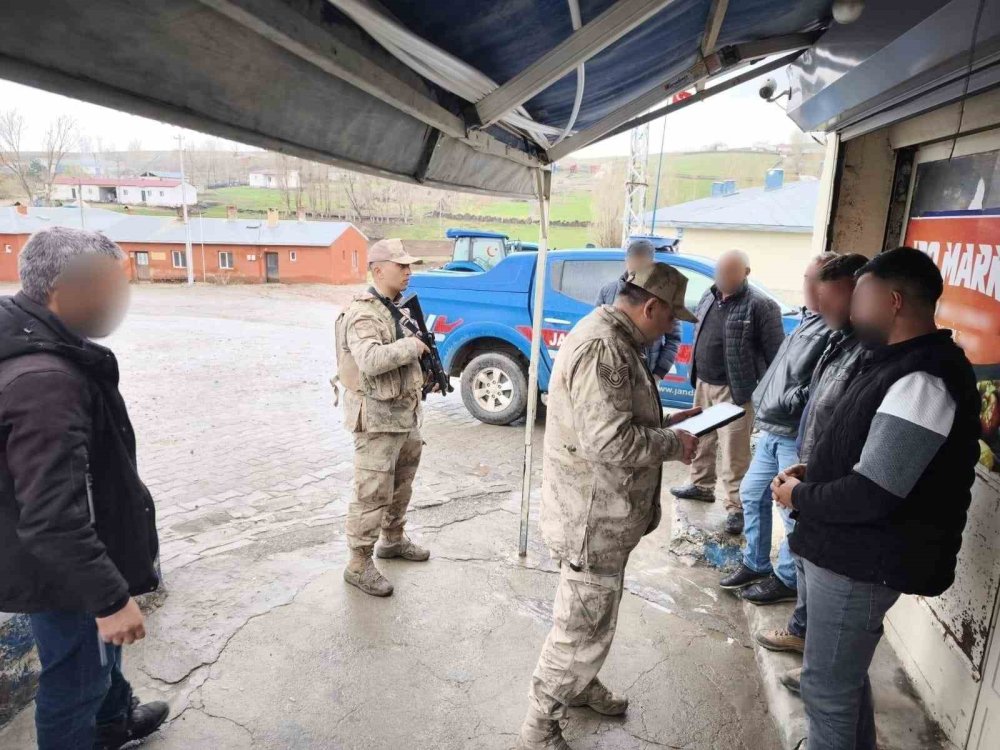 Kars’ta kaçak ve sahte alkol uygulaması gerçekleştirildi