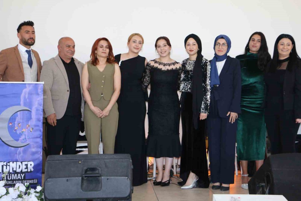 Diyarbakır’da hayırseverler destek çıktıkları öğrencilerle buluştu
