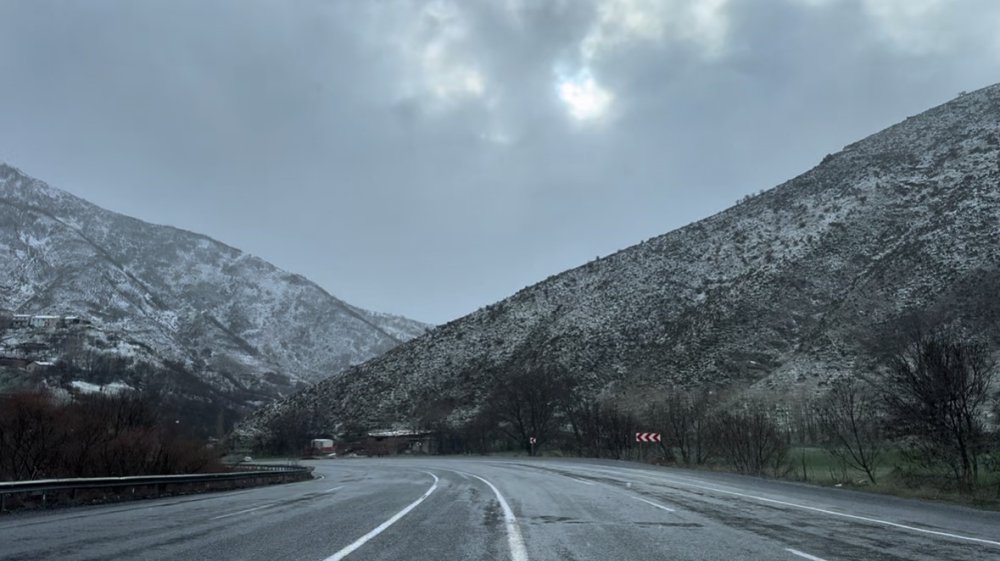 Tatvan’da kar yağışı etkili oldu