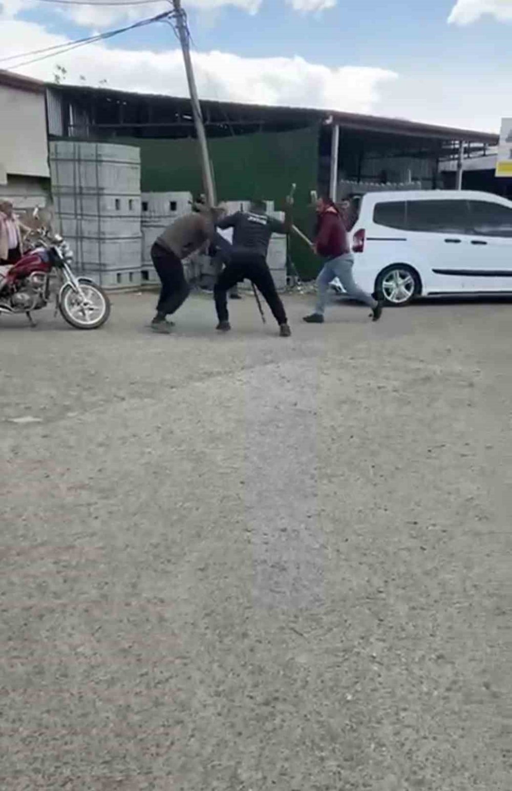 Iğdır’da iki grup arasında taşlı sopalı kavga