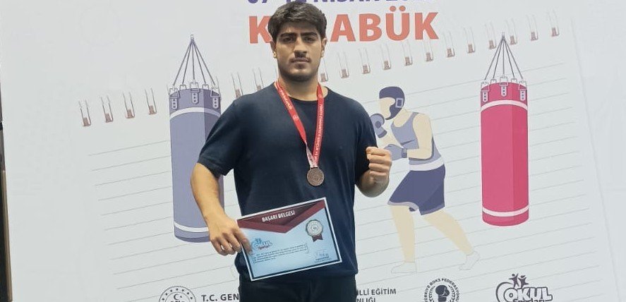 Şırnaklı sporcular boks şampiyonasında Türkiye 3.’sü oldu