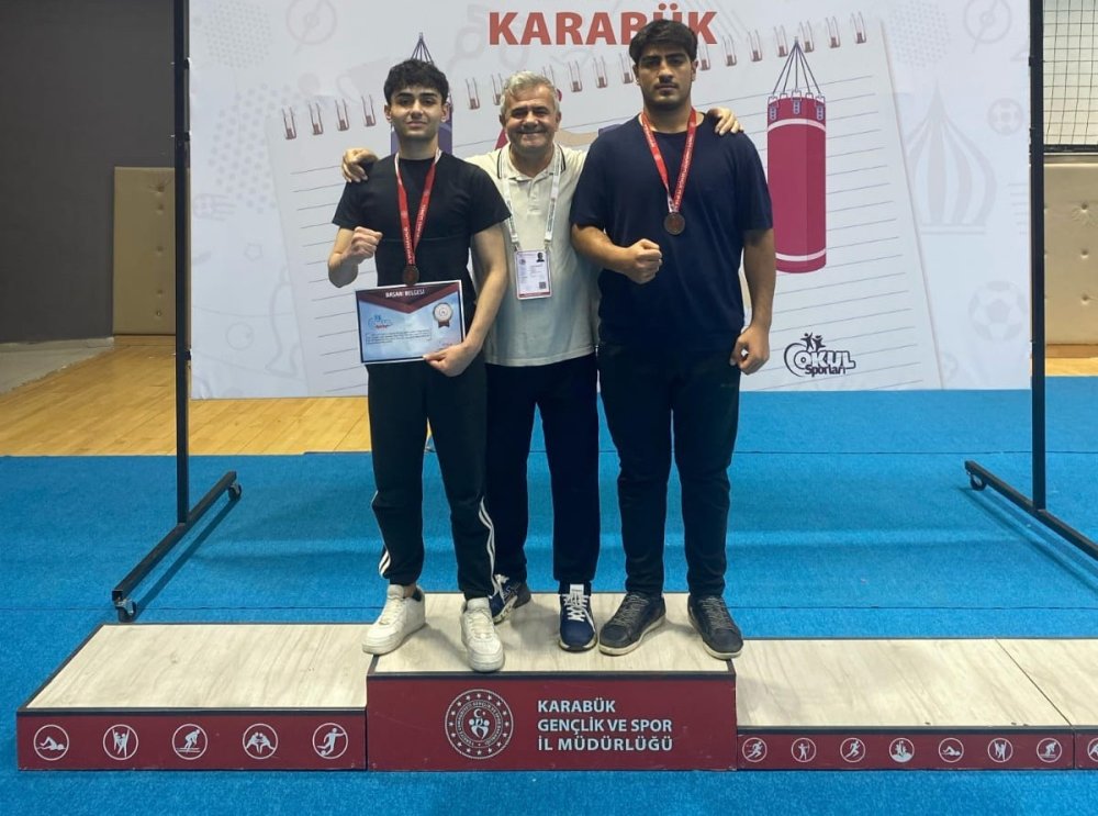 Şırnaklı sporcular boks şampiyonasında Türkiye 3.’sü oldu