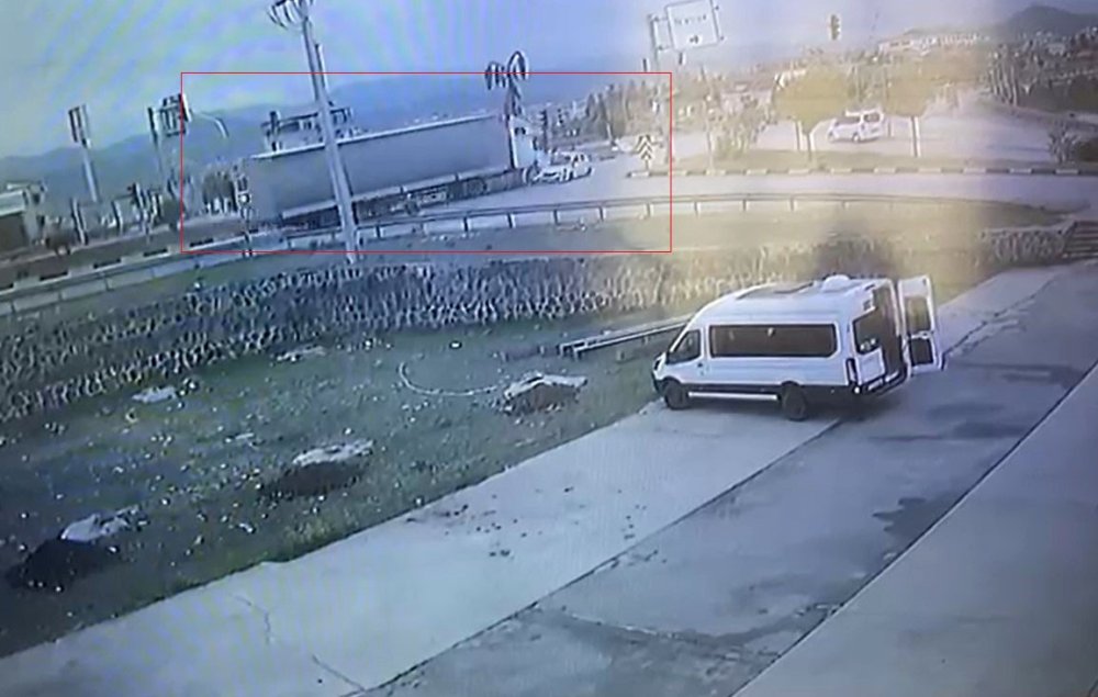 Gaziantep’te tır ile çarpışan otomobildeki anne-oğul hayatını kaybetti