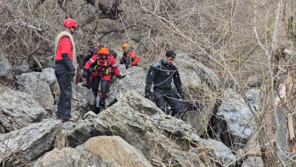 Kayıp kadını arama çalışmaları 4. gününde de sonuç vermedi