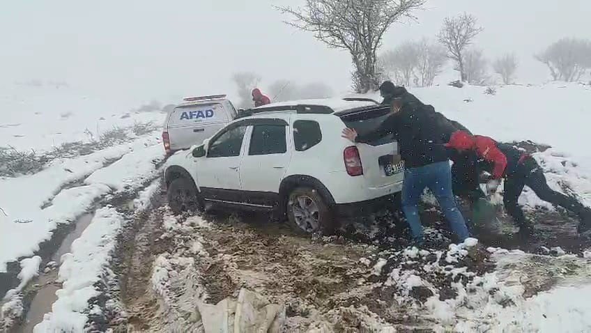 Mahsur kalan doğaseverlerin imdadına AFAD yetişti