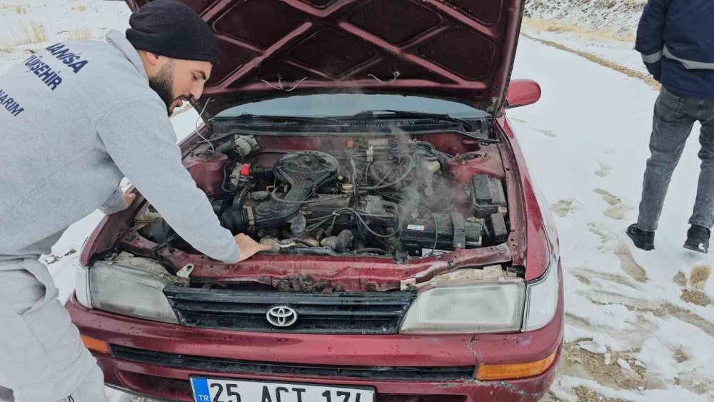 Adilcevaz’da iki mevsim bir arada yaşandı