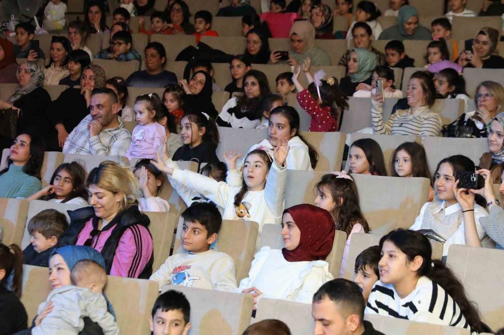 Antep’te 2. Çocuk Tiyatroları Şenliği başladı