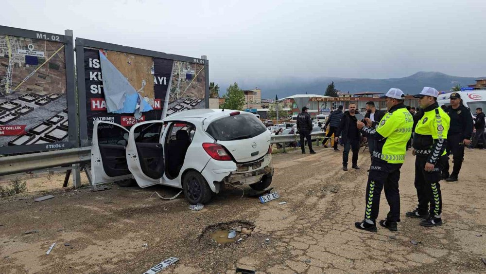Antep'te feci kazada ölen anne ile oğlu son yolcuğuna uğurlandı