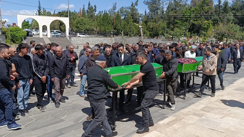 Antep'te feci kazada ölen anne ile oğlu son yolcuğuna uğurlandı