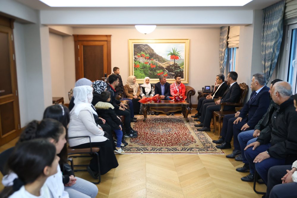 Halterde Avrupa şampiyonu olan Harun Algül’e memleketi Şırnak'ta karşılama