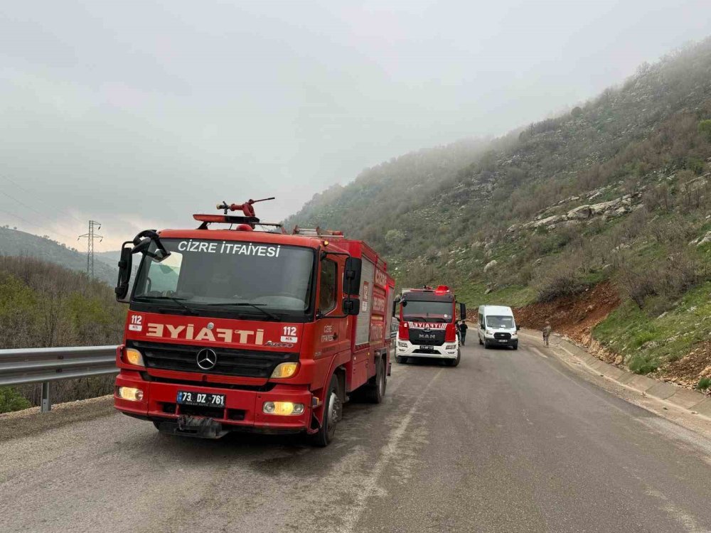 Şırnak’ta seyir halindeki akaryakıt tankeri alevlere teslim oldu