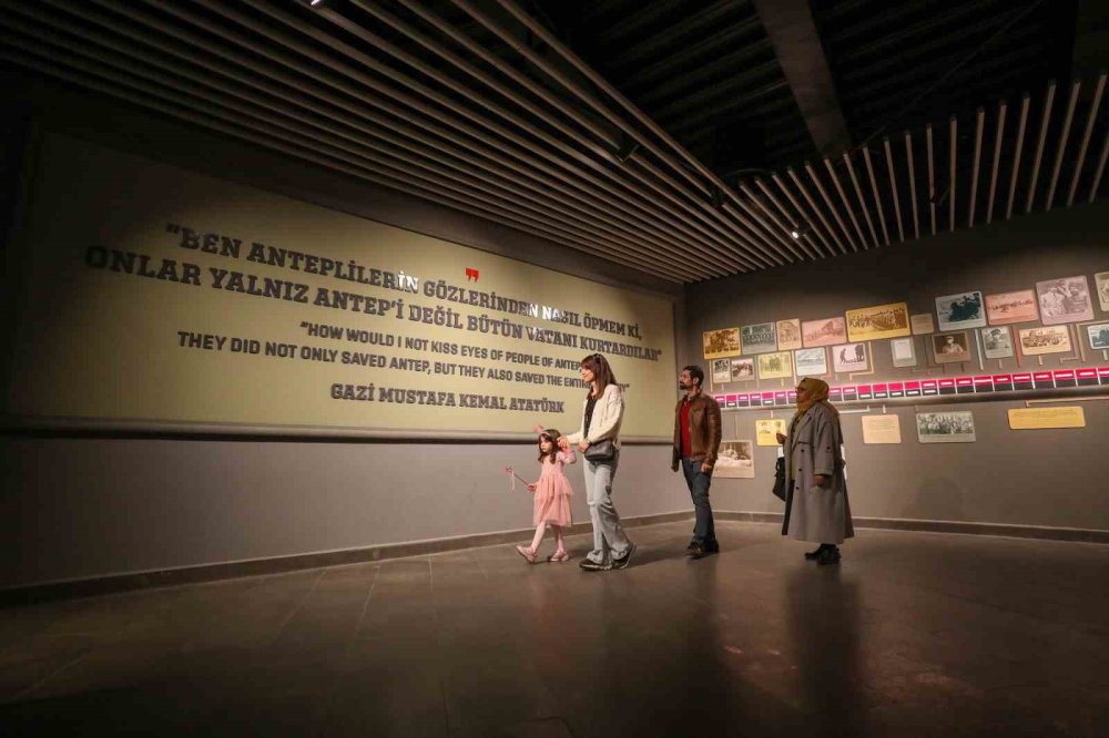 Antep 25 Aralık Panorama Müzesi’nin 1 milyonuncu ziyaretçisi minik Elisa oldu