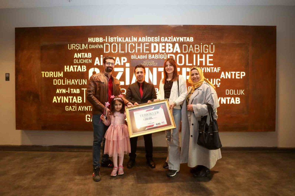 Antep 25 Aralık Panorama Müzesi’nin 1 milyonuncu ziyaretçisi minik Elisa oldu