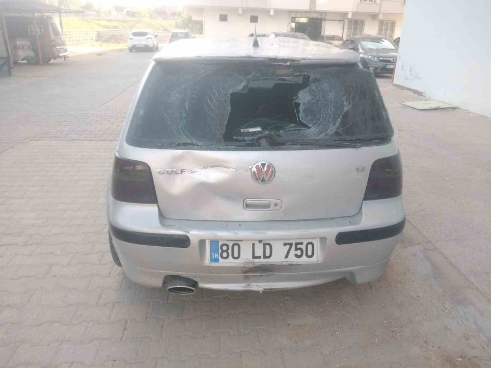 Antep'te otomobile çarpan motosiklet sürücüsü yaralandı