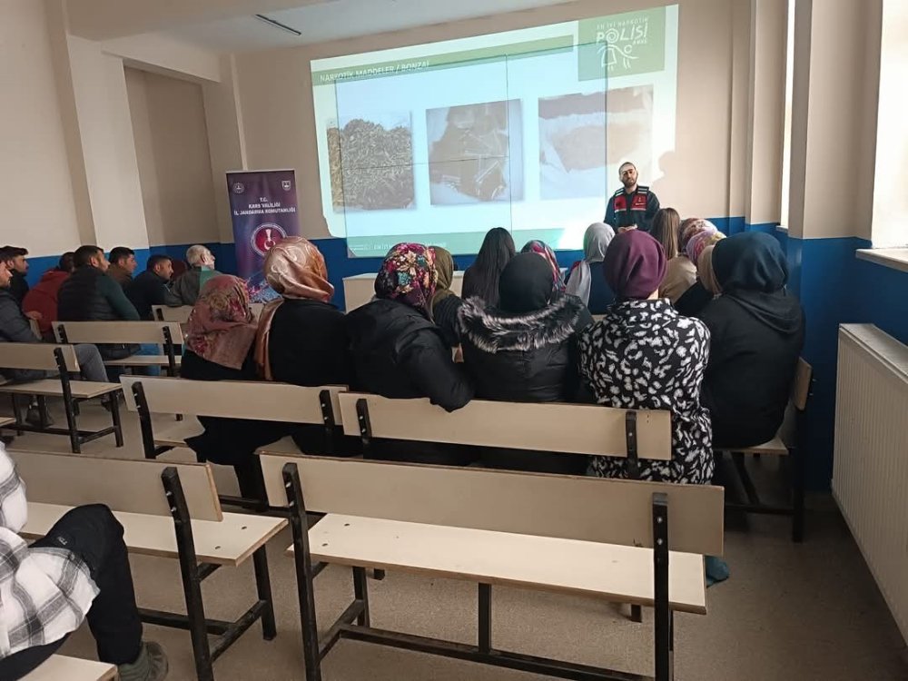 Kars’ta "En İyi Narkotik Polisi Anne Eğitimi"