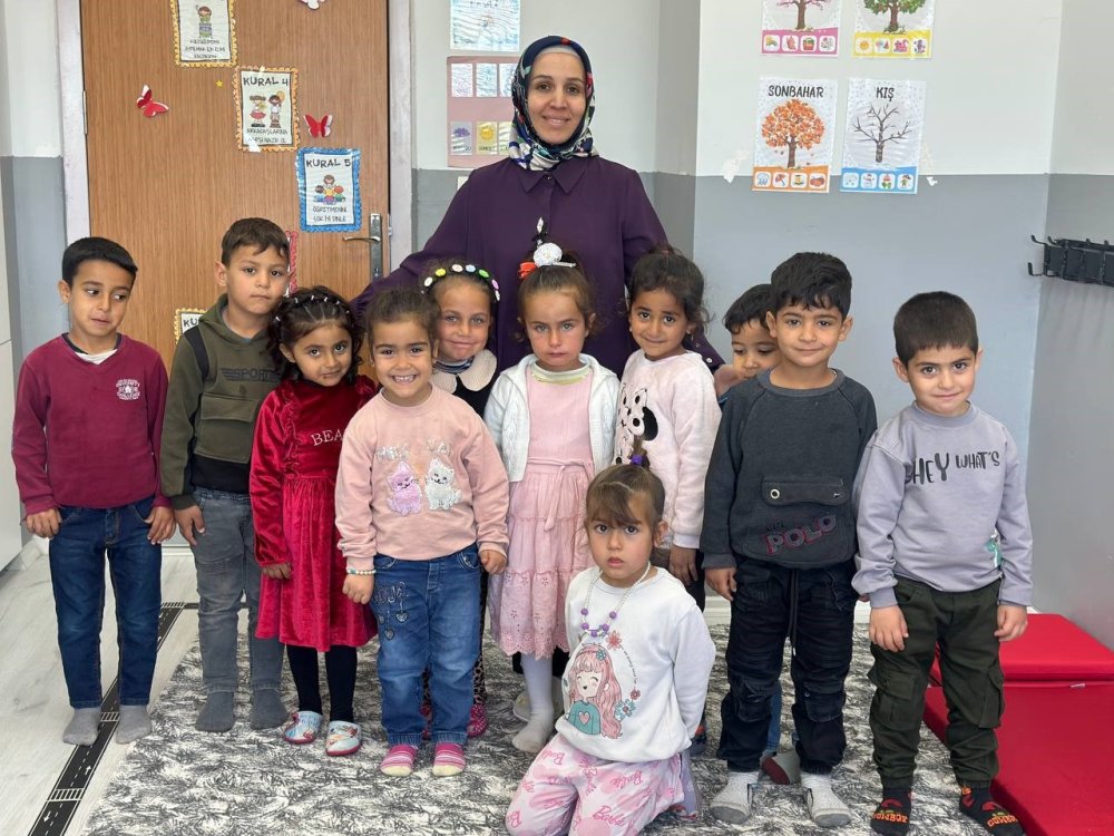 Urfa'da nefessiz kalan öğrenciye okul müdüründen heimlich manevrası