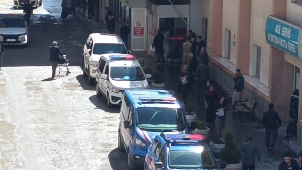 Beşiri 'de asker kazara kendini vurarak ağır yaralandı