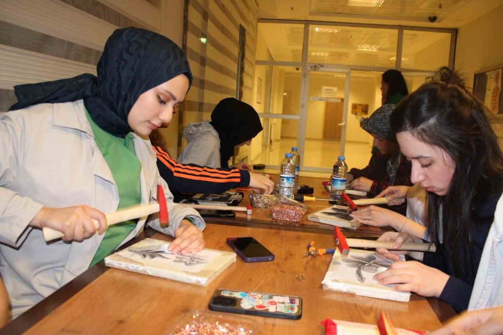 Erzincan'da üniversiteli gençlere filografi etkinliği düzenlendi