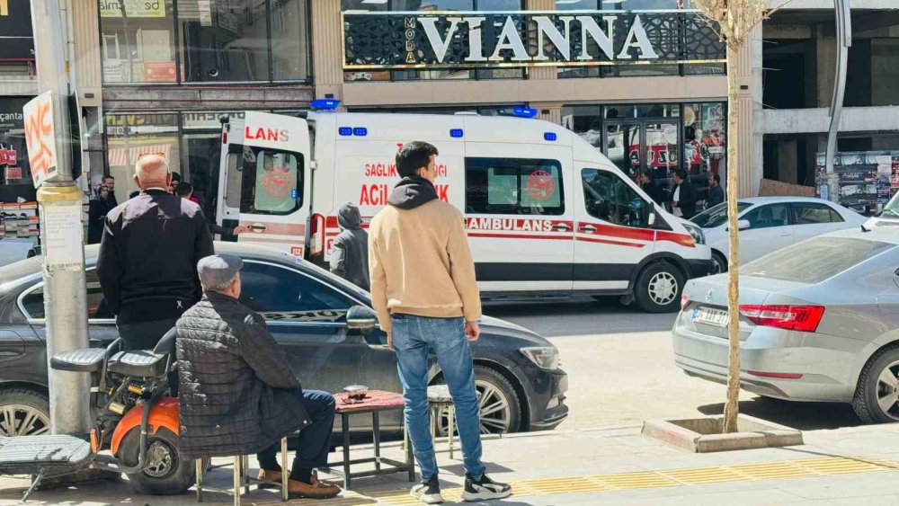 İpekyolu'nda mağazaya silahlı saldırı: 1 ölü, 3 yaralı