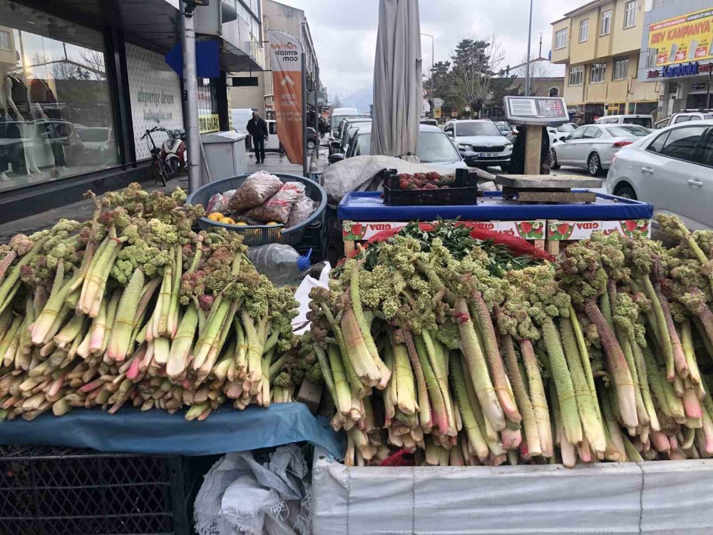 Erzincan’da uçkunun destesi 100 ila 300 TL’den satışta