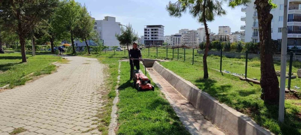 Kahta'da parklar yaza hazırlanıyor