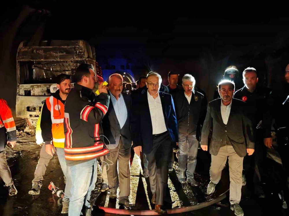 Malatya’da tır yangını sebebiyle ulaşıma kapan tünel trafiğe açıldı