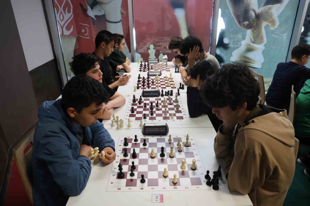 Diyarbakır’da satranç turnuvasına 17 ilden sporcular katıldı