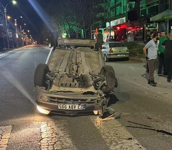 Elazığ’da iki otomobil çarpıştı: 1 kişi yaralandı