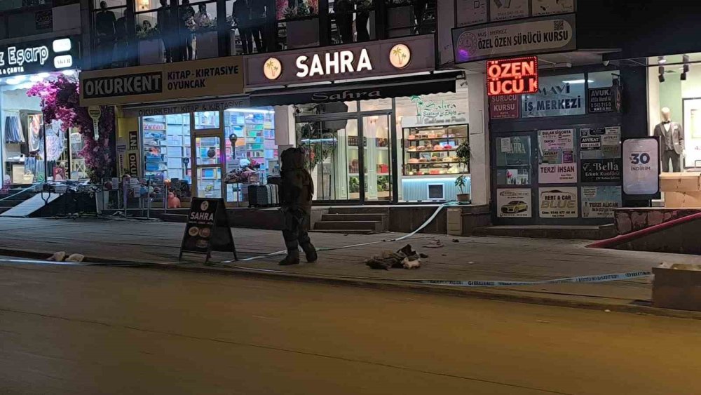 Muş’ta caddeye bırakılan şüpheli çanta fünye ile patlatıldı
