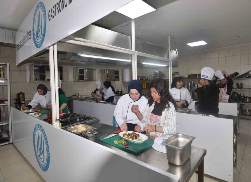 Ahlat'ta özel öğrencilere 23 Nisan’a özel etkinlik