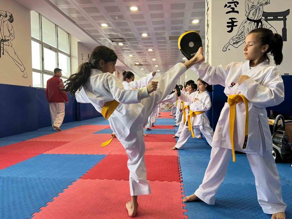 Muş’ta karate kursuna ilgi