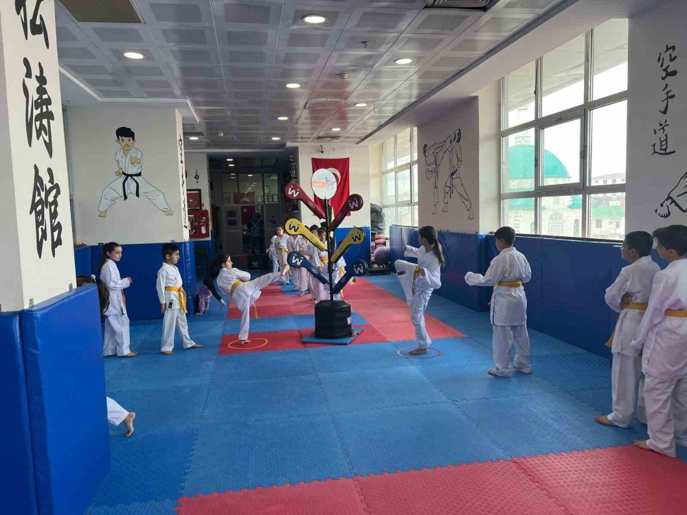 Muş’ta karate kursuna ilgi