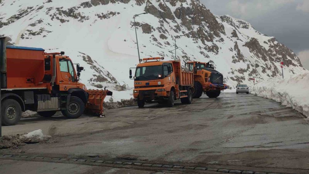 3 bin rakımda kış, bin 850 rakımda bahar