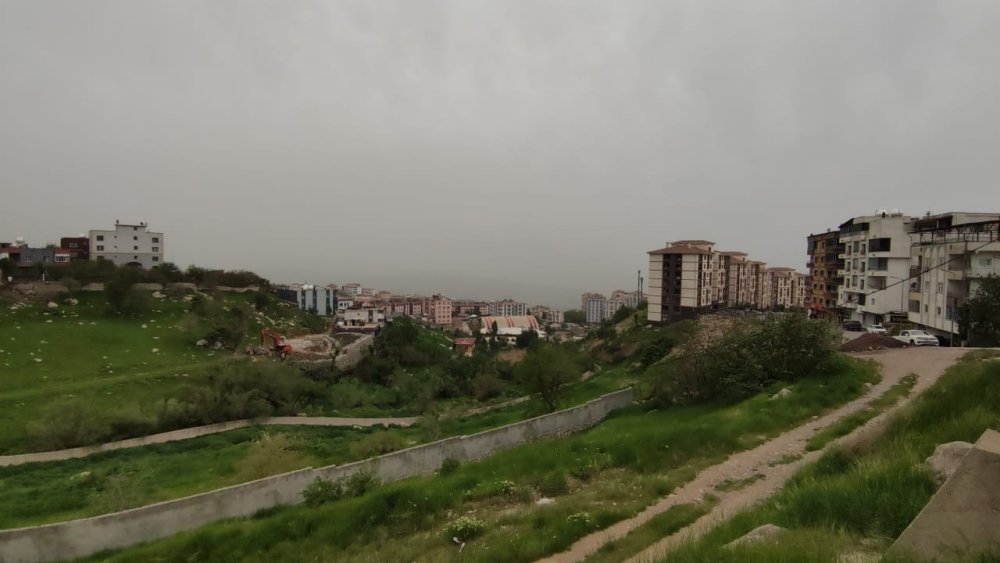 Şırnak'ta toz taşınımı etkili oldu