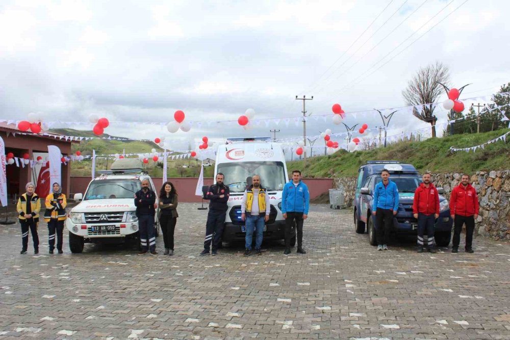 Bitlis'te ilkokul binası ve 112 Acil Komuta Merkezi hizmete açıldı