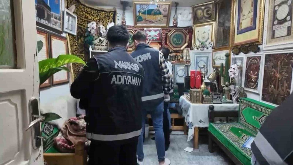 Muska yapıp büyü bozduğunu iddia eden kişiler yakalandı