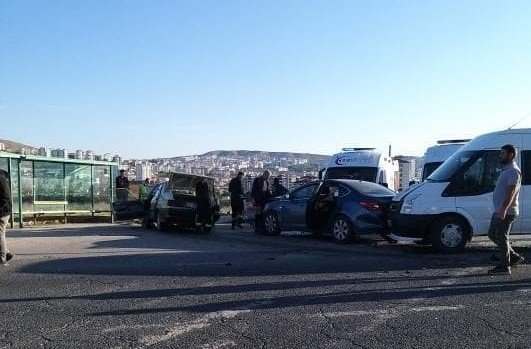 Elazığ’da zincirleme kaza: 1 ölü 3 yaralı