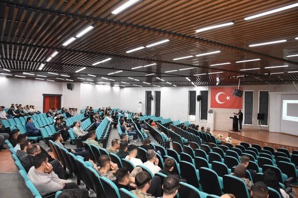 Erzincan'da emniyet ekiplerine seminer düzenlendi