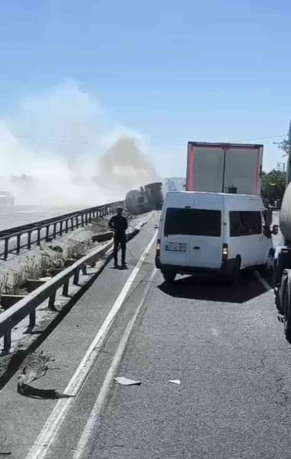 Nusaybin’de akaryakıt tankeri devrildi: 1 ölü, 1 yaralı