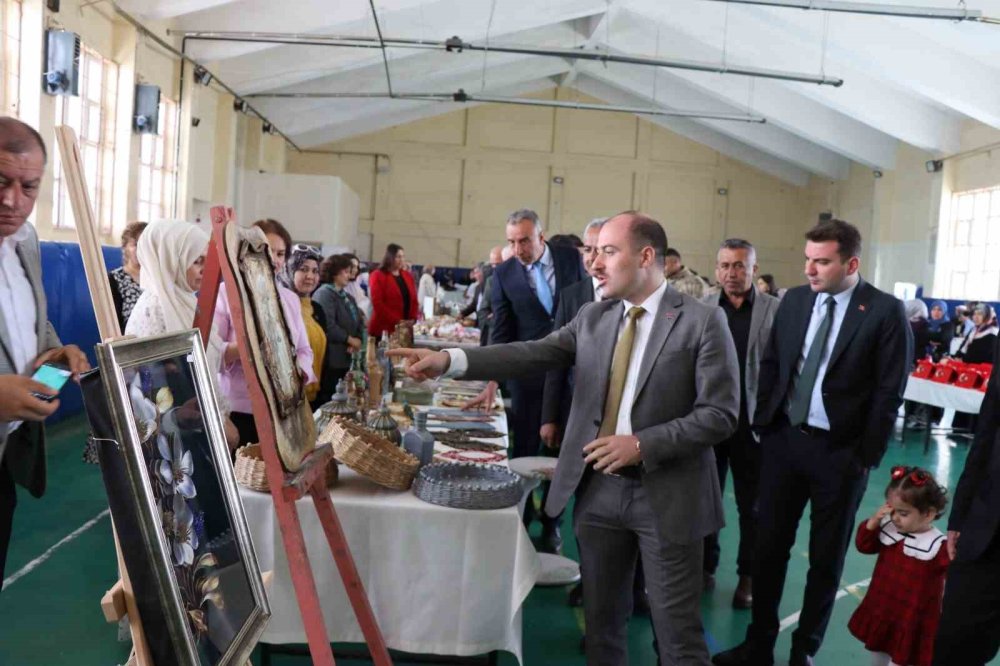 Erzurum’da ev hanımlarına mesleki eğitim desteği