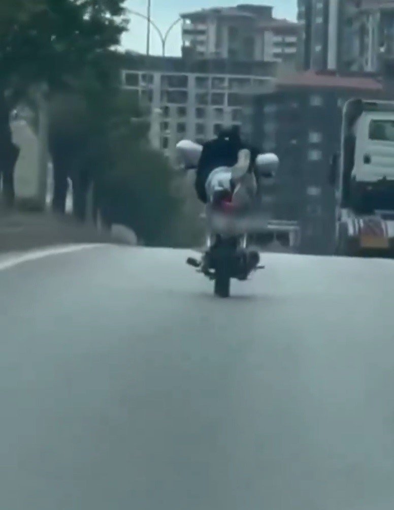 Gaziantep'te motosikletle akrobatik hareketler yaptı, cezadan kaçamadı