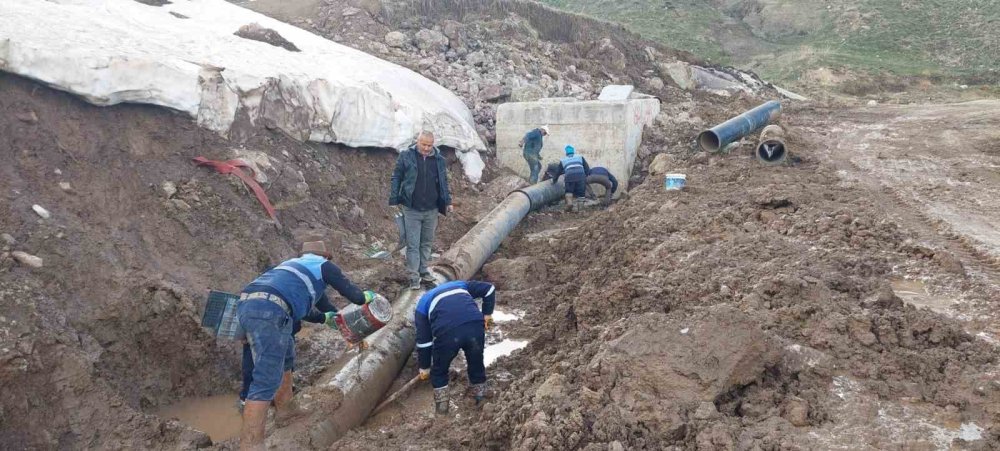 Hakkari’de içme suyu arızası çalışmalar sonucu giderildi